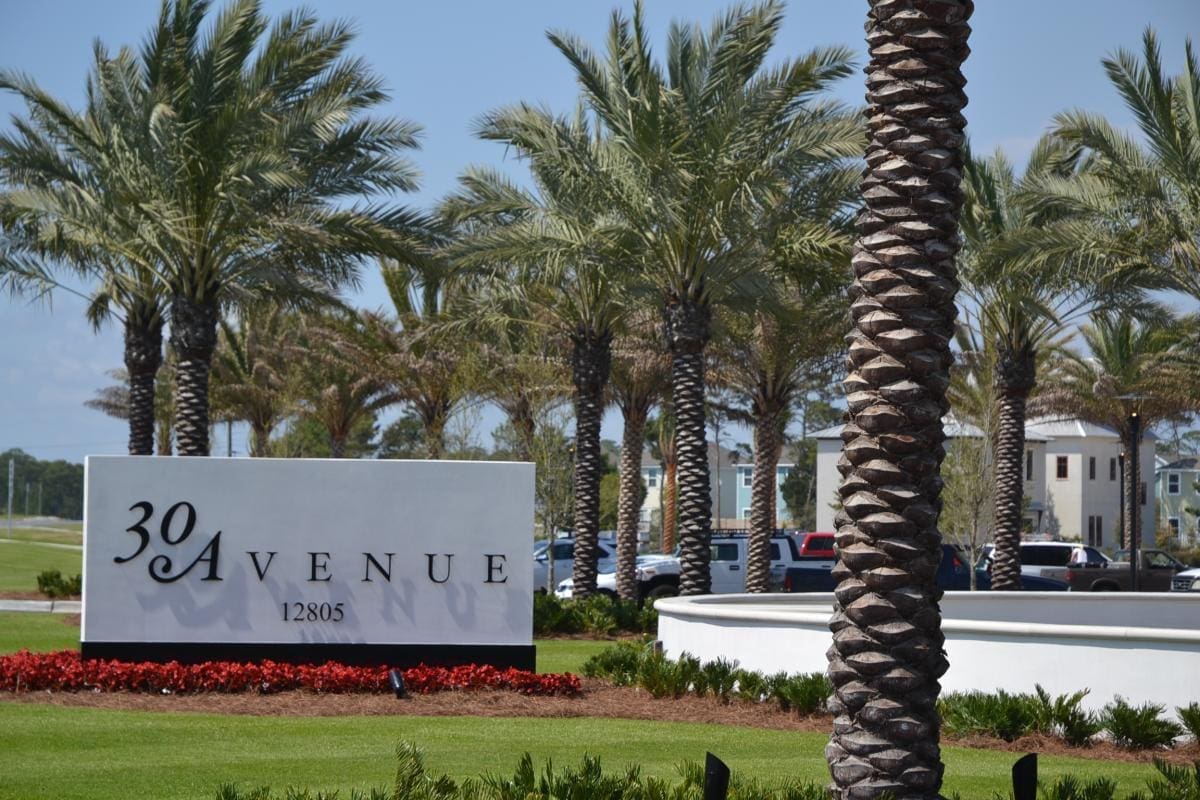 30 avenue outside