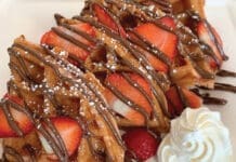 Cafe Destin Waffles w Strawberries