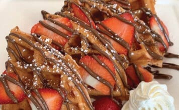 Cafe Destin Waffles w Strawberries