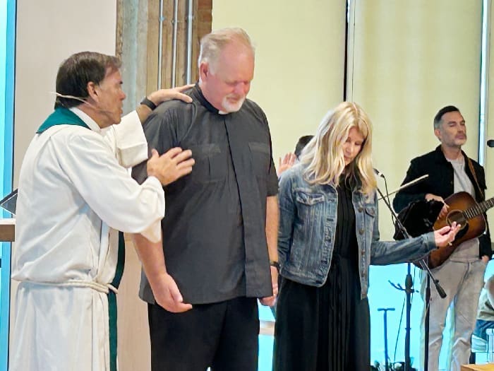 FrRob &BishopPhilip1 FrRob &BishopPhilip1