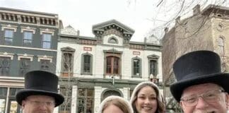 Holiday Cincinnati Carolers