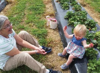 Learning at the E. O. Wilson Biophilia Center: Snakes! Helen Petre mom and ella